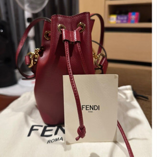 ส่งต่อ fendi รุ่น mon tresor จากช็อป emporium สภาพใหม่มาก หิ้วในบ้านรีวิว