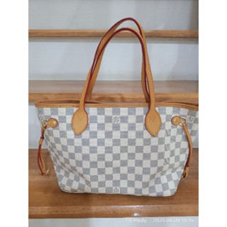 Louis Vuitton azure size pm used bag like new.