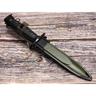 มีดดาบปลายปืน US M7 Bayonet สงครามเวียมนาม ของใหม่ มีกล่อง ผลิตที่จีน ใส่ปลายปืน M4 และ M16 ได้ ใบดำ ด้าม ABS ฝักM8A1สวย