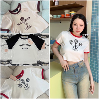 💫New💫(พร้อมส่ง)🏷️Valen เสื้อครอป Crop Miu Miu