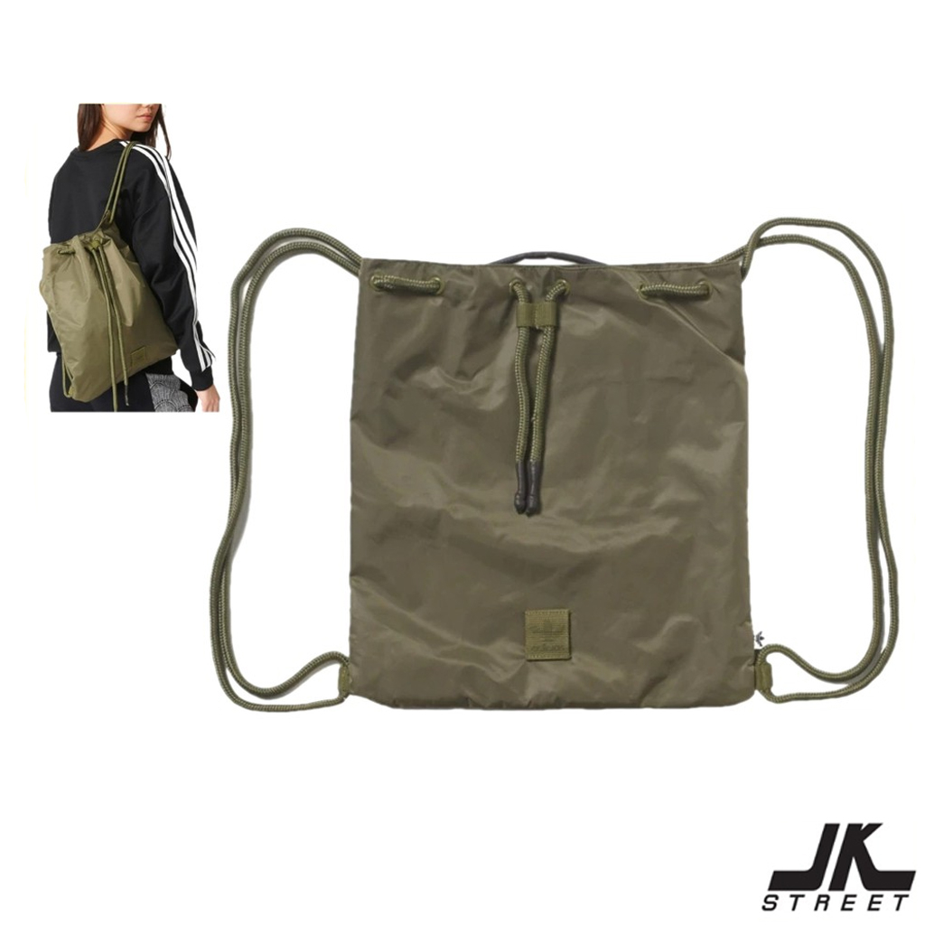 [ดูโค้ดที่หน้าร้าน] Adidas กระเป๋า BUCKET GYMSACK รุ่น AY9346 (Olive Cargo) ของแท้ ป้ายช็อปไทย เป้