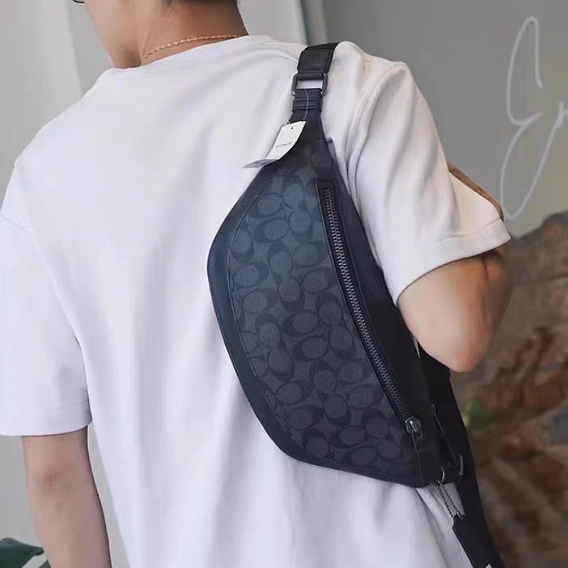 ^_^ ลดเพิ่มทุกวัน:โค้ดคุ้ม Xtra+ส่วนลดร้านค้า^_^ พร้อมส่ง แท้100% Warren Belt Bag In Signature Canvas คาดอกชาย 15 3/4“