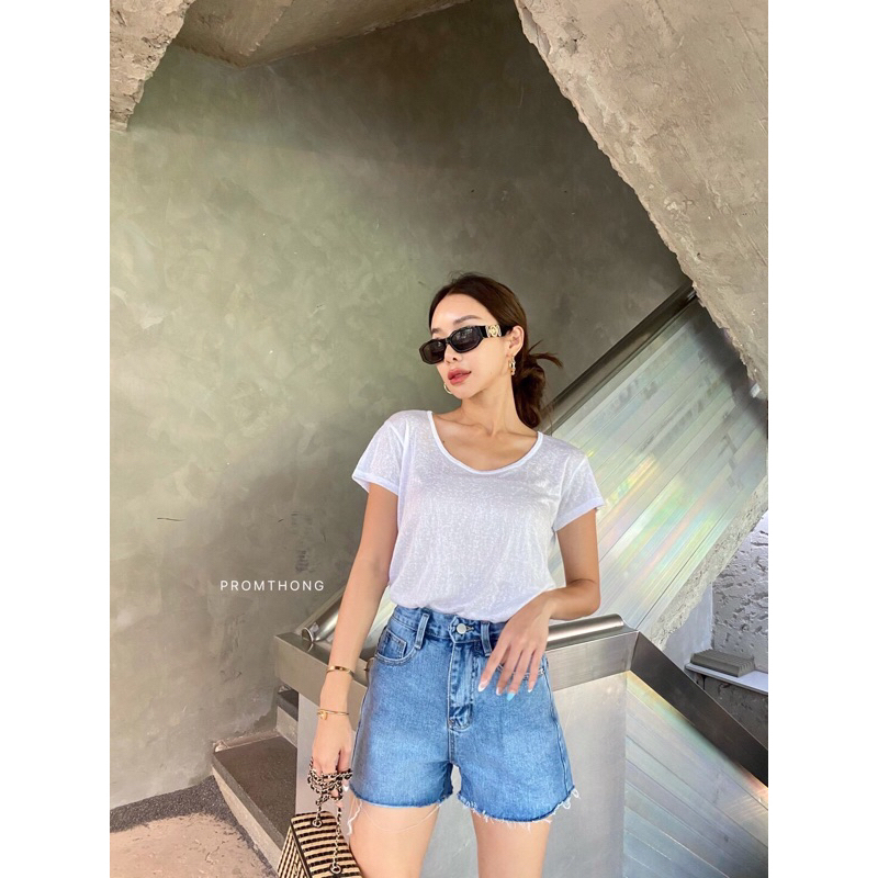 กางเกงยีนส์ขาสั้น Phomthong