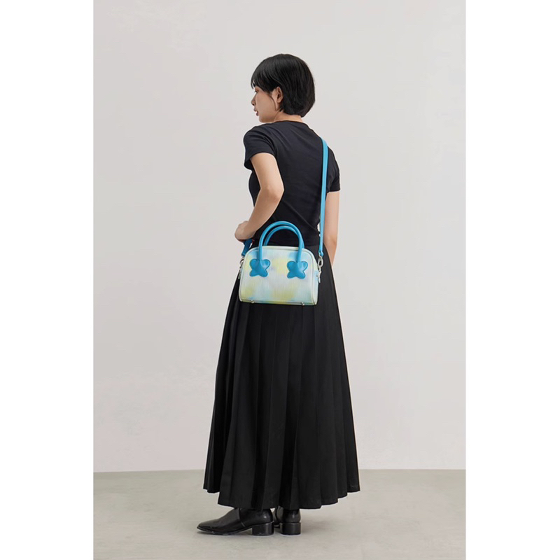 CryingCenter กระเป๋าสะพายข้าง/ครอสบอดี้ Big Rainbow Bag
