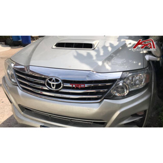 โลโก้ติดกระจังหน้า TRD สีแดง TOYOTA ทุกรุ่น VIGO, REVO, FORTUNER ใส่ได้ทุกรุ่น ทุกปี