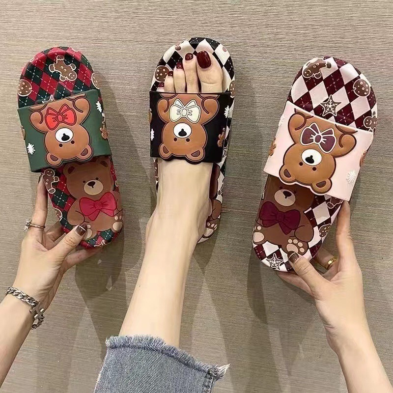 shop_chill พร้อมส่ง รองเท้าแตะ ลายหมีสีสัน3สีน่ารักมาก พื้นนิ่มใส่สบาย กันลื่น ลายตาราง ส่งเร็ว1-3วัน