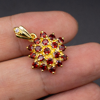 จี้พลอยโกเมน( Garnet) สีแดง ตัวเรือนเงินแท้ 92.5 % ชุบทอง สินค้ามีใบรับประกัน