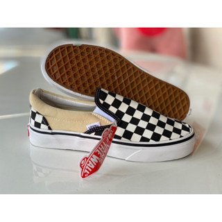 รองเท้าผ้าใปแวนสลิปออนลายตาราง งานhi end(vans-slip on)มีเบอร์36….45ไซร้ผู้หญิงและผู้ชาย พร้อมส่ง(ฟรีกล่อง)