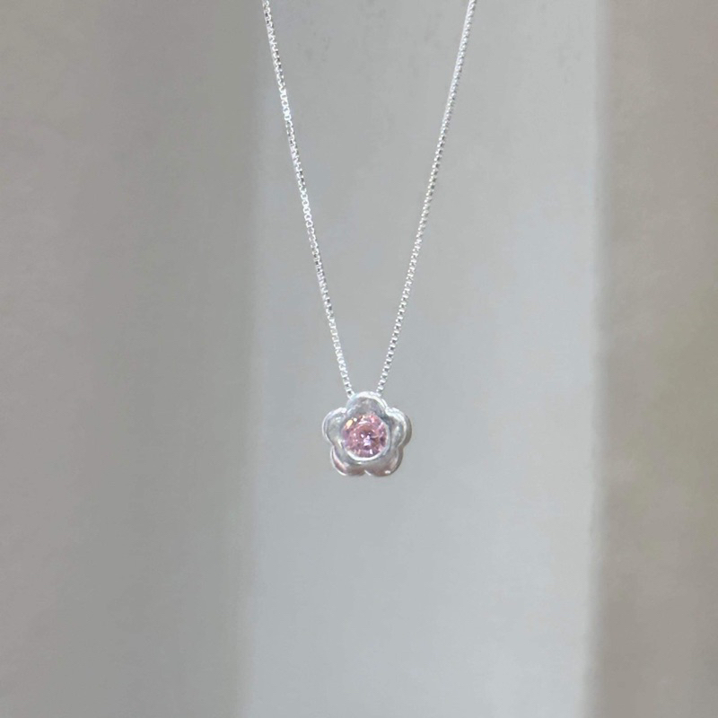 Winterwinter Jewelry Silver925 : เครื่องประดับเงินแท้ เงินแท้925 สร้อยคอ จี้ดอกไม้ประดับเพชร cz