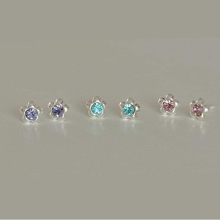 Winterwinter Jewelry Silver925 : เครื่องประดับเงินแท้ เงินแท้925 ต่างหูรูปดอกไม้ เพชร cz ( 5mm )