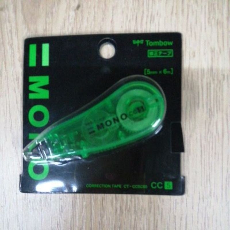 เทป​ลบ​คำ​ผิด​ MONO​ 5​ มม.x​ 6​ ม.​ สีเขียว​