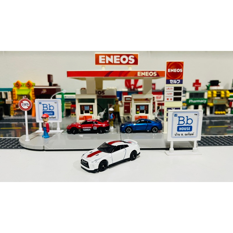 MODEL TOMICA PREMUIM : NISSAN GT-R R35 WHITE SPECIAL