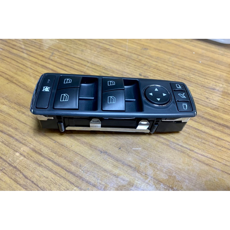 สวิทช์กระจกไฟฟ้าประตูหน้า R สําหรับ Mercedes-Benz W204 W212 W207 W218 2049055402