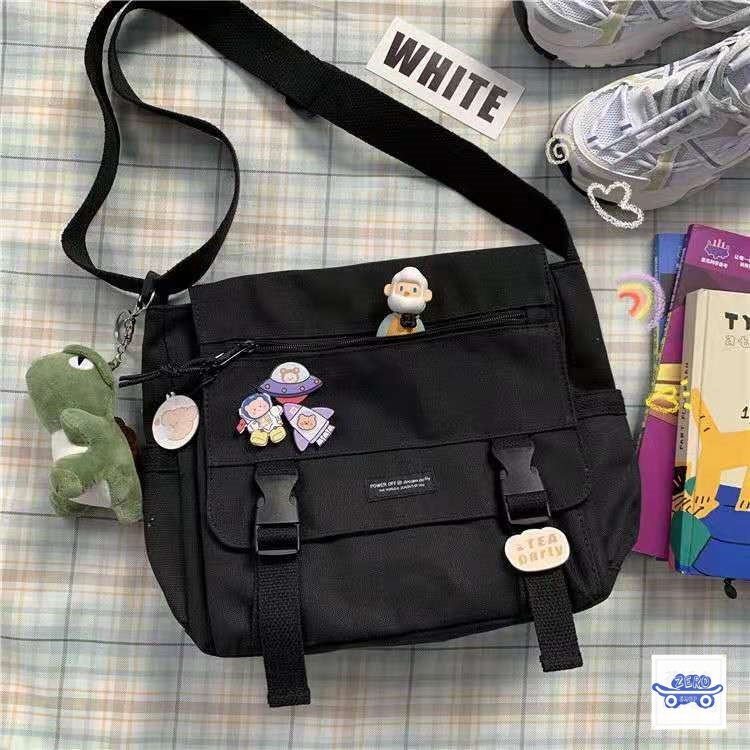 กระเป๋าผ้าแคนวาส กระเป๋าสะพายข้าง ปรับสายได้ มี 2 สีให้เลือก