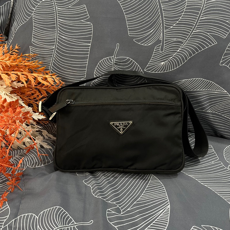 VTG PRADA BLACK NYLON MINI CROSSBODY BAG