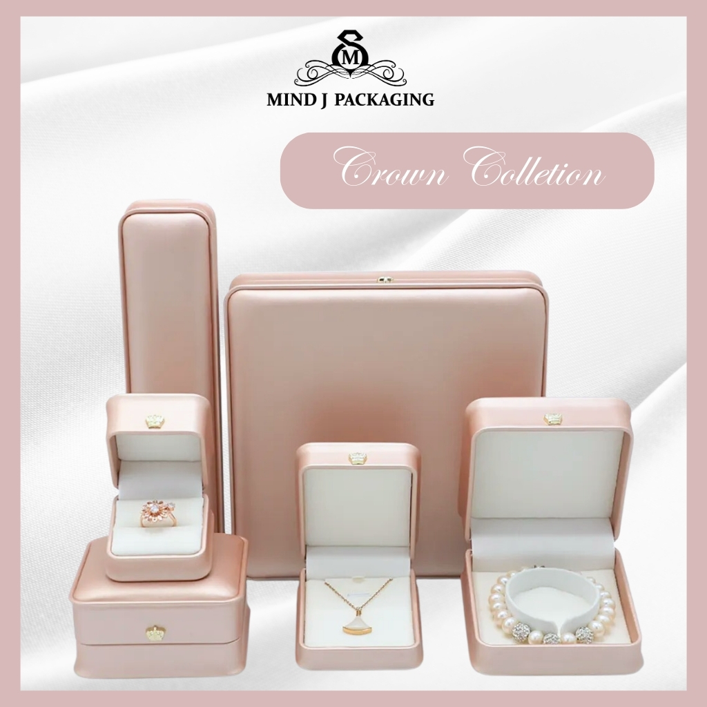 กล่องใส่เครื่องประดับสีนู้ดพิงค์ Crown Collection งานสุดหรู หุ้มหนัง PU วาววับ กล่องเครื่องประดับ