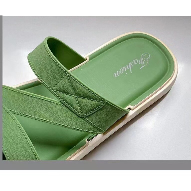 รองเท้าแตะ แบบสวม น้ำหนักเบา ใส่สบายเท้า YH-2301