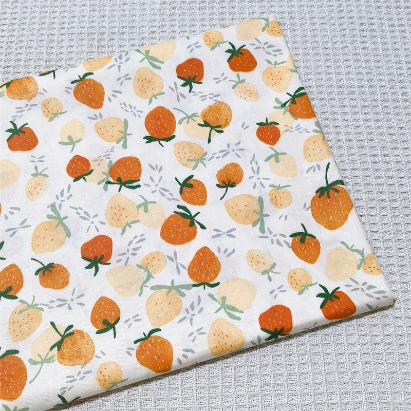 ผ้าคอตตอน 100% ทวิล ผ้าเมตร หน้ากว้าง 64 นิ้ว หรือ160 เซนติเมตร พิมพ์ลายหมี พิมพ์ลายดอกไม้