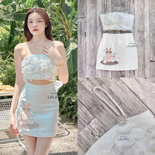 ❣️พร้อมส่ง❣️LALAPIS ชุดเซ็ท 2ชิ้น เสื้อพีเทลเพชรและมุกแน่นๆ กระโปรงมีลายปักด้านข้าง