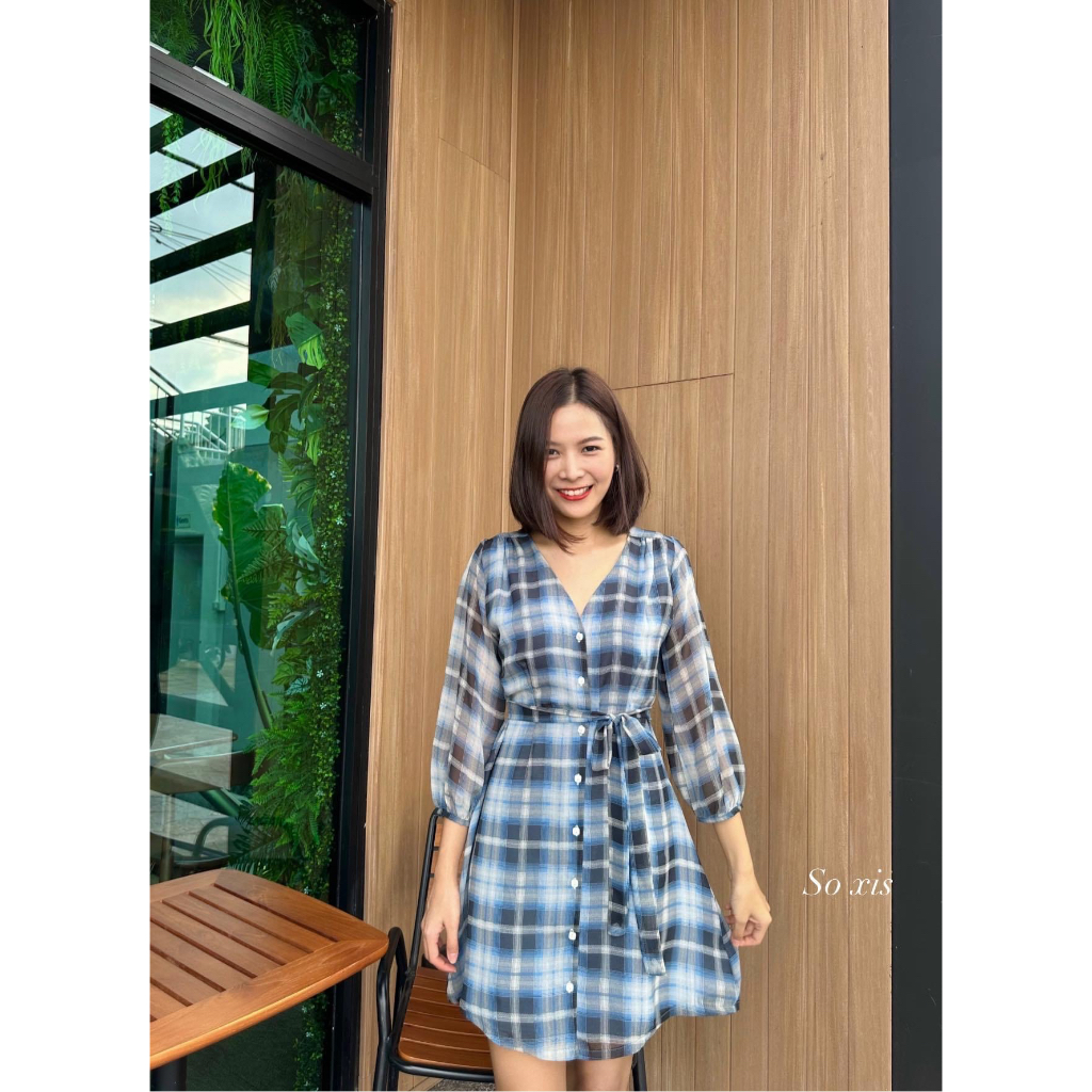 🧉𝗡𝗲𝘄 𝗶𝗻🧉 เดรสคอวี ผ้าชีฟอง กระดุมใช้งานได้จริงสุดชิค