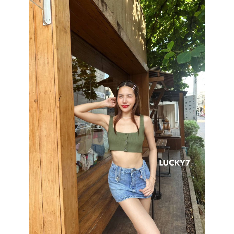 BY IRa ท็อปครอปเอมี่ไหมพรม งานนำเข้า ให้ลุคเซ็กซี่เบาๆ คอสี่เหลี่ยมเพิ่มความน่ารัก – โปรปัง
