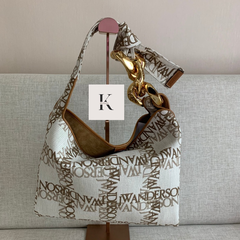 กระเป๋าสะพาย JW Anderson SMALL CHAIN HOBO -shoulder bag (รบกวนสอบถามก่อนกดซื้อนะคะ)