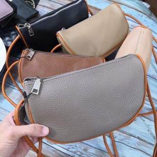 หนังวัวแท้ กระเป๋าสะพายข้าง Cross Body สายปรับได้ ปากกว้าง 9 นิ้ว สูง 5 นิ้ว