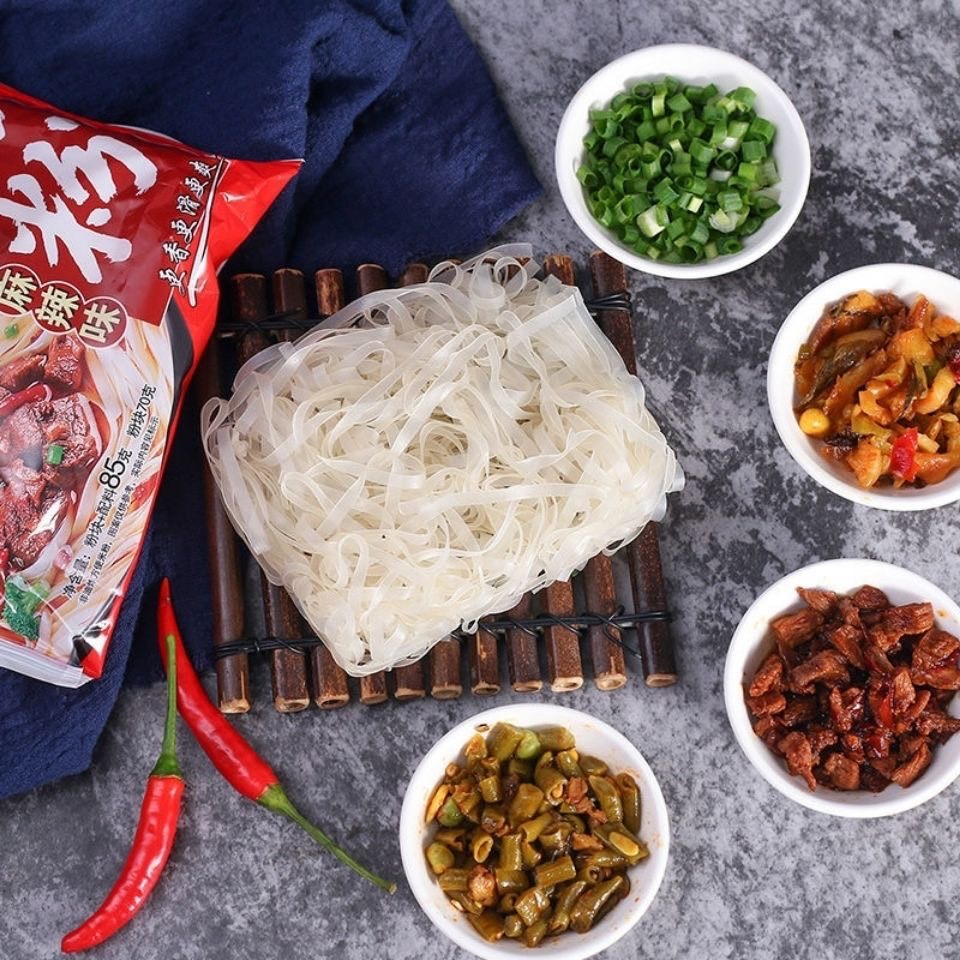หมี่จีนเหอเฟิน พร้อมเครื่องเข้มข้น เส้นก๋วยเตี๋ยว อร่อย 85g 河粉