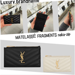 แซงต์โลรองต์ CASSANDRE SAINT LAURENT MATELASSÉ FRAGMENTS ที่ใส่บัตรแบบมีซิปในหนังลายนูนเกรน