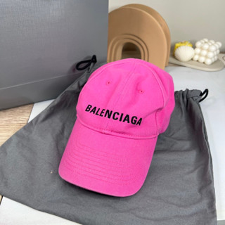 Very new ‼️ B a l e n c i a g a hat size L