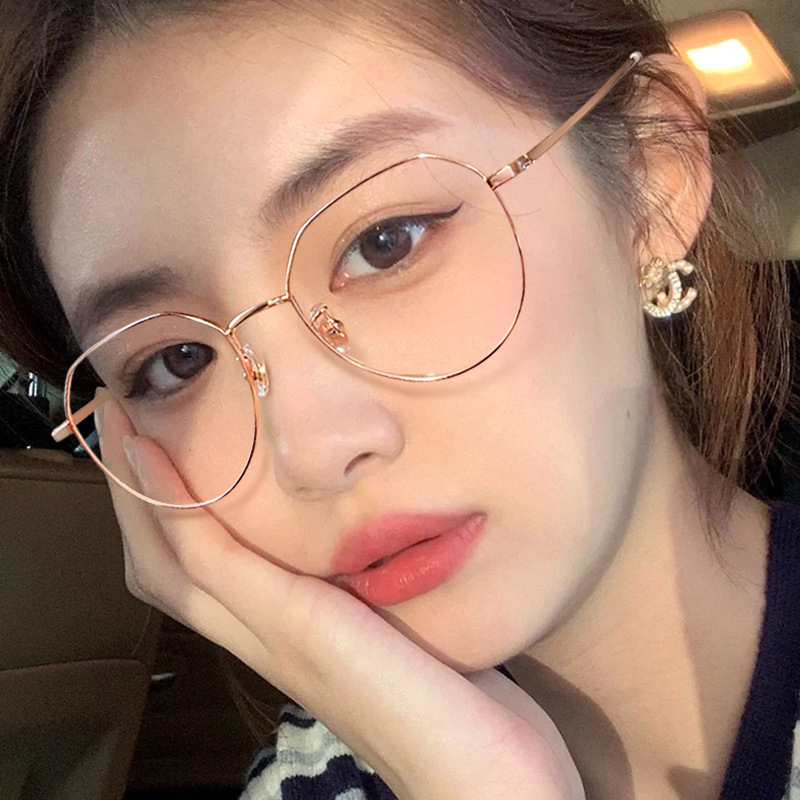 กรอบแว่นเกาหลีน้ำหนักเบา แกะสลักสวยงาม กรอบเล็ก แนววินเทจ แว่นสายตาสั้น (0°-500°) กระชับสัดส่วนโดยไม่ต้องแต่งหน้า