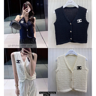 🇰🇷New🇰🇷  Korea knitted Tweed vest กั๊กไหมพรมทองานเกรดพรีเมียม เลยค่า กระดุมเรียงหน้า งานสวยปักลายเก๋ๆเลย