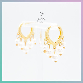 [petite by PRAKYRE] Pearl Drop Earring - ต่างหูห่วงห้อยประดับมุกสีขาว  มินิมอลแต่หรูหรา ใส่ได้ทุกวัน