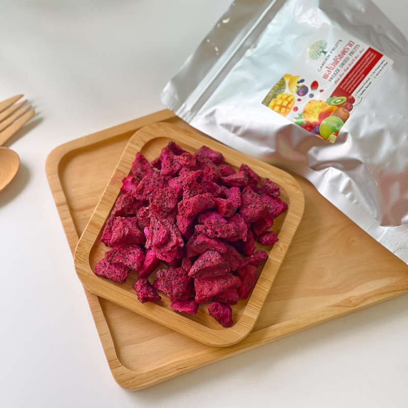 Freeze Dried Red Dragon Fruit Chunk No Sugar แก้วมังกรแดงฟรีซดราย (แบบชิ้น) สูตรไม่มีน้ำตาล ผลไม้ฟรี