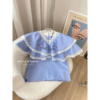 Aviva studio 🩵🌸 เสื้อสีฟ้าคอวีระบายขาว