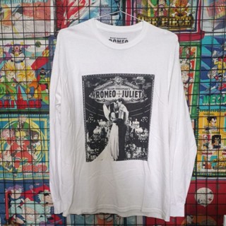 เสื้อยืดสเวตเตอร์มือสอง Official ลายหนังดังยุค90s Romeo+Juliet ลายสวยๆ SizeM-L อก22/ยาว30