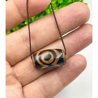 Antique Old Indo Tibetan Himalayan Dzi Agate Eye Bead Amulet in good Condition