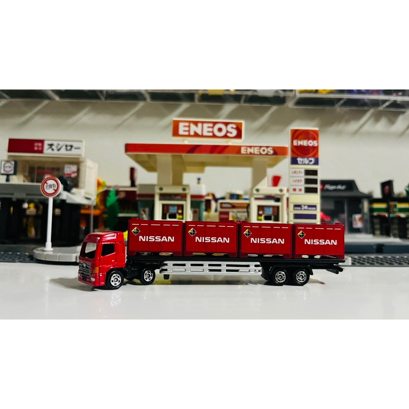 MODEL TOMICA : NISSAN CONTAINER TRAILERS