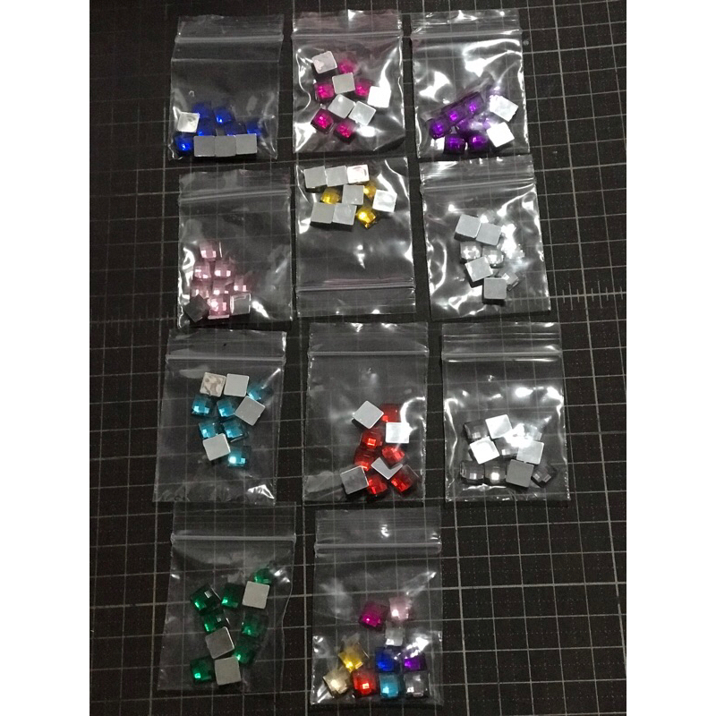 KHMรหัส46พลอยสี่เหลี่ยมจัตุรัสขนาด 8มิล จำนวน 10 ชิ้น 12 บาท
