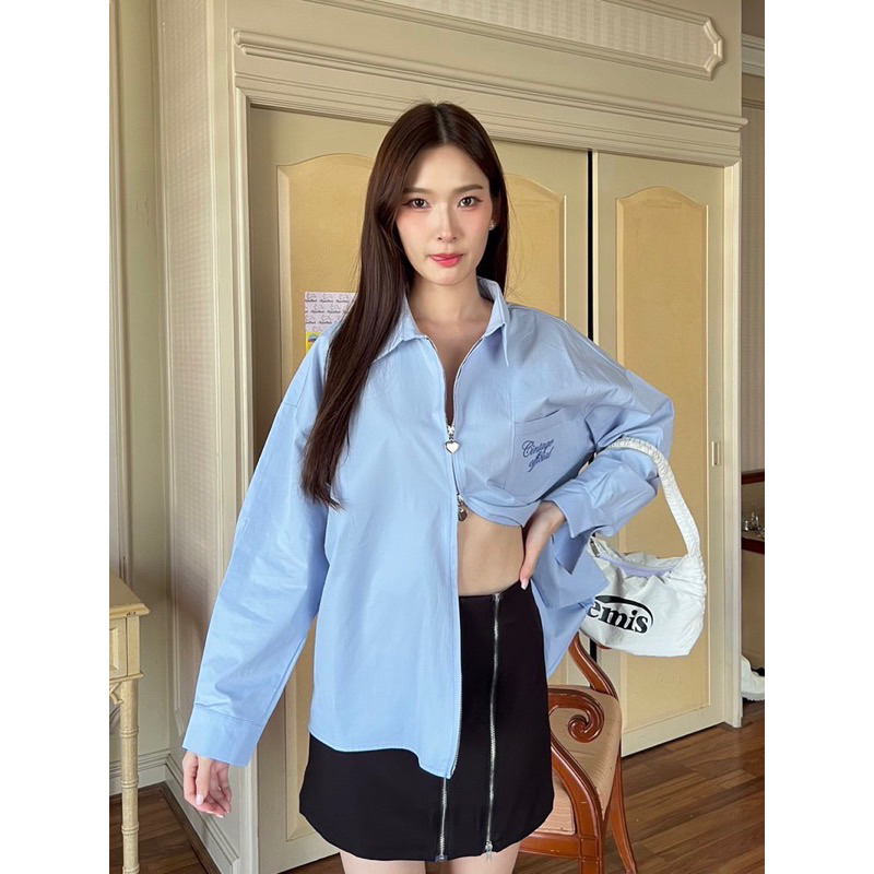 ส่งต่อ chintage.official-lesley shirt สีฟ้า freesize
