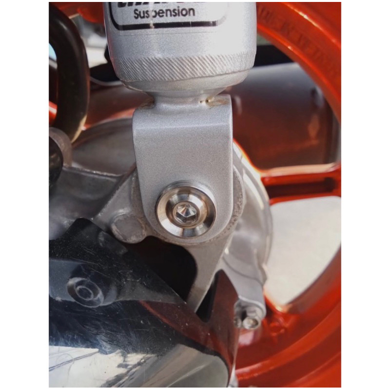 น๊อตโช้คหลัง ร่องลึก Lead125 แกรนด์ฟีลาโน่ Pcx160,Pcx150(น๊อตตัวผู้M8+ตัวเมีย)