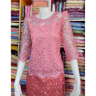 เสื้อลูกไม้ผ้าบุหงาปักลายเต็มตัวยกไหล่