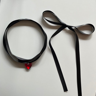 mini red heart + ribbon choker