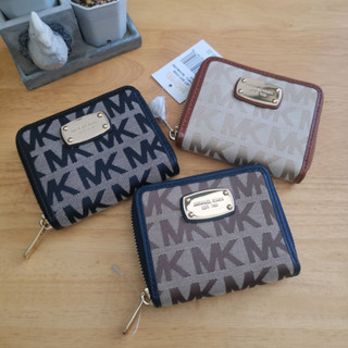 พร้อมส่ง นำเข้าจาก USA แท้ กระเป๋าสตางค์สั้น Michael kors small wallet zip ใบเล็ก แบบซิปปิด และช่องเหรียญ