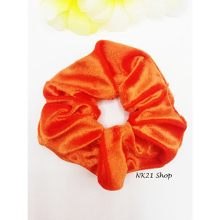 NK21​ โดนัท​รัด​ผม​ หนังยาง​รัด​ผม​ ผ้า​กำ​มะ​หยี่​ Velvet scrunchies, Scrunchies, Hair accessories.