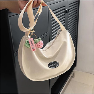 B-262🔥กระเป๋าสะพายข้าง กระเป๋าผ้าแคนวาส สําหรับผู้หญิง 3สี high quality (ไม่มีจี้ห้อยกระเป๋า)