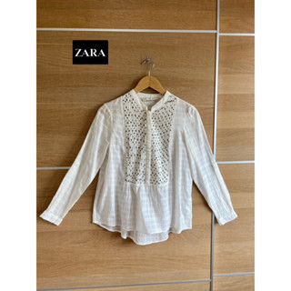 ZARA x cotton x S ปักเลื่อม Tag ครบ ❌ตำหนิรอยเปื้อน อก 34-36 ยาว 24/ 26 Code: 1209(8)