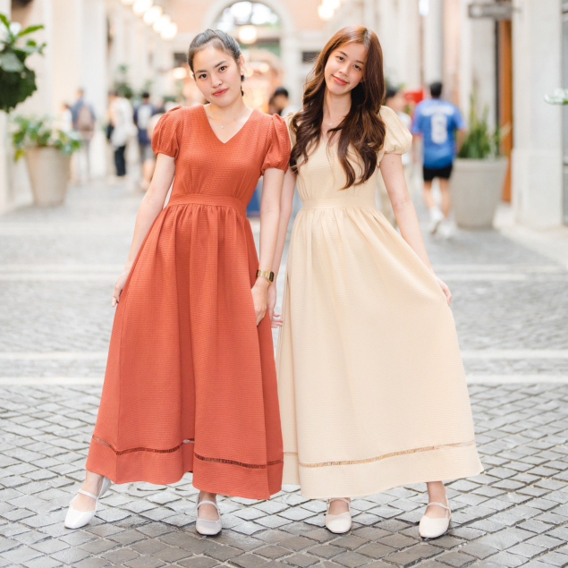 *◞ เดรสเกาหลี มินิมอล คิ้วท์ๆ 𝑺𝒐𝒑𝒉𝒊𝒂 𝑫𝒓𝒆𝒔𝒔⸝⸝⸝ แขนตุ๊กตา ด้านล่างดีเทลฉลุลาย⟡