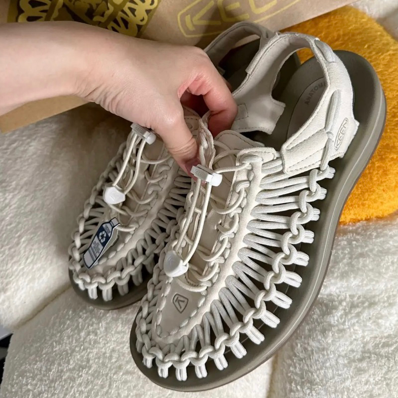 ลดราคา รองเท้าเชือกถัก Keen รองเท้าแตะคีนรุ่นฮิต พื้นโลโก้ ปั๊มทุกจุด ใส่สบายไม่เจ็บเท้า มินิมอลสุด