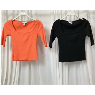 H&amp;M  Ribbed Top เสื้อครอปแขนสั้นสามส่วนทรงคอเหลี่ยมสีพื้นผ้าร่อง ชายเสื้อทรงปล่อยๆ เนื้อนิ่มยืด